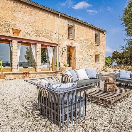 Holiday home Cozy In With Outdoor Swimming Pool Ariany