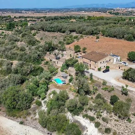 Cozy In With Outdoor Swimming Pool * Ariany
